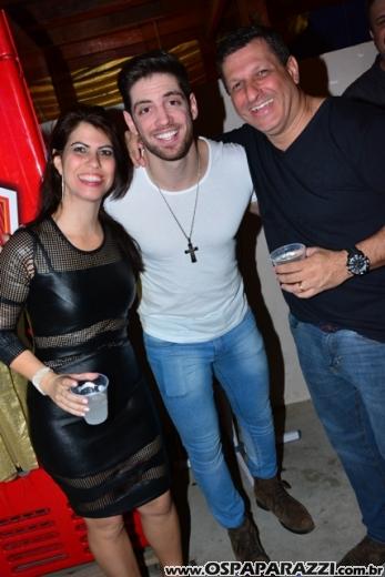 Coluna Social de OsPaparazzi acompanha aniversário de Fauez Rachid