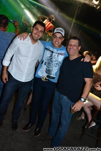 Coluna Social de OsPaparazzi acompanha aniversário de Fauez Rachid