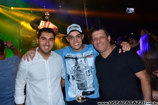 Coluna Social de OsPaparazzi acompanha aniversário de Fauez Rachid