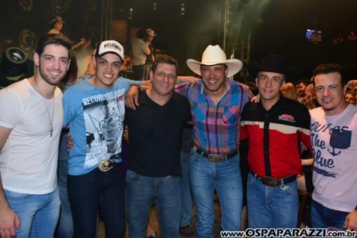 Coluna Social de OsPaparazzi acompanha aniversário de Fauez Rachid
