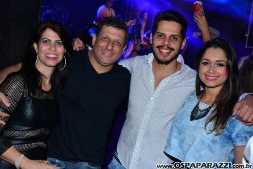Coluna Social de OsPaparazzi acompanha aniversário de Fauez Rachid