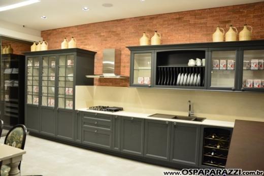 Florense reinaugura com apresentação do novo showroom