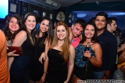 A invasão Pirada no Pub Dunluce ataca Leandro Benavides em festa