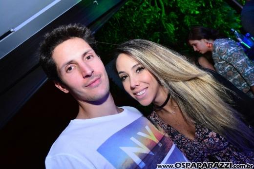 A invasão Pirada no Pub Dunluce ataca Leandro Benavides em festa