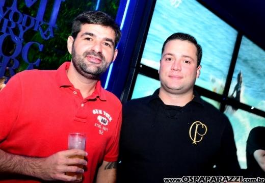 A invasão Pirada no Pub Dunluce ataca Leandro Benavides em festa