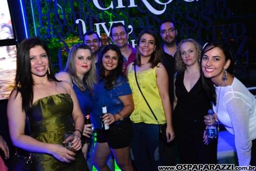 A invasão Pirada no Pub Dunluce ataca Leandro Benavides em festa