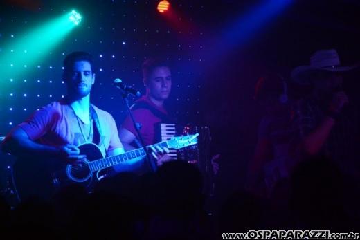 Talis e Welinton sempre voltam ao palco do espaço reservado do Guten Club