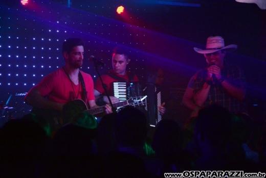 Talis e Welinton sempre voltam ao palco do espaço reservado do Guten Club