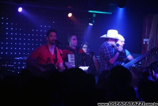 Talis e Welinton sempre voltam ao palco do espaço reservado do Guten Club