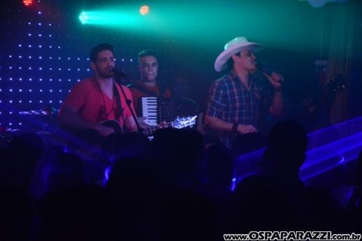Talis e Welinton sempre voltam ao palco do espaço reservado do Guten Club