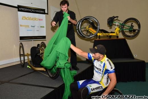 ProShock e Vemex entregam HandBike Bólido para os os campeões brasileiros