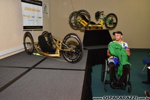 ProShock e Vemex entregam HandBike Bólido para os os campeões brasileiros