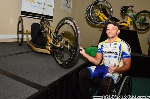 ProShock e Vemex entregam HandBike Bólido para os os campeões brasileiros