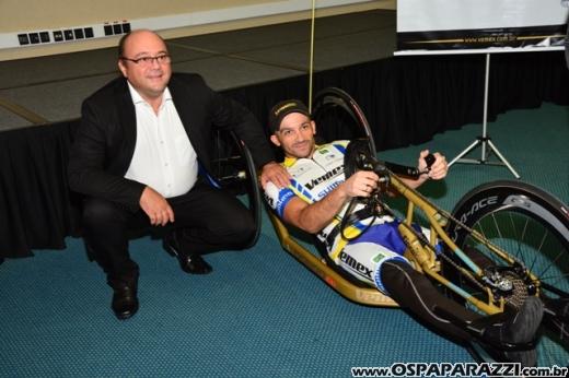 ProShock e Vemex entregam HandBike Bólido para os os campeões brasileiros