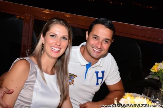 Rogerio Souza celebra a noite de réveillon com clientes e amigos do Guten Bier