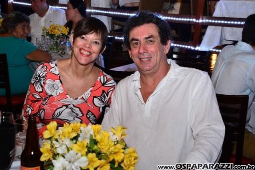 Rogerio Souza celebra a noite de réveillon com clientes e amigos do Guten Bier