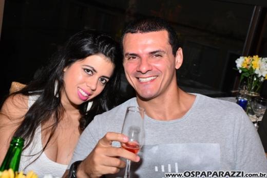 Rogerio Souza celebra a noite de réveillon com clientes e amigos do Guten Bier