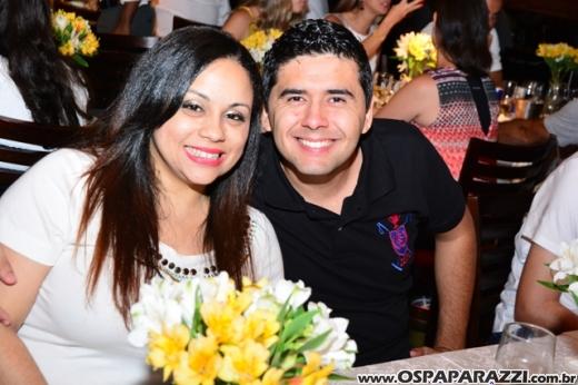 Rogerio Souza celebra a noite de réveillon com clientes e amigos do Guten Bier