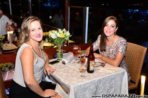 Rogerio Souza celebra a noite de réveillon com clientes e amigos do Guten Bier
