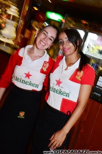 Rogerio Souza celebra a noite de réveillon com clientes e amigos do Guten Bier