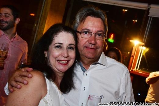 Rogerio Souza celebra a noite de réveillon com clientes e amigos do Guten Bier