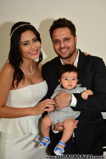 Fernanda Heringer e Junior Ferreti trocam alianças em 30 de dezembro