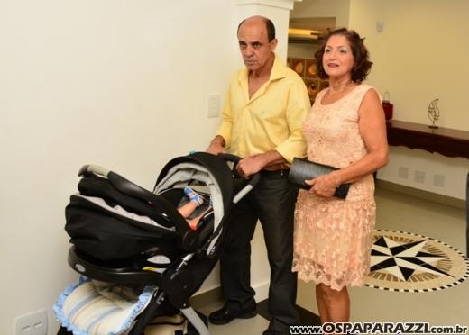 Fernanda Heringer e Junior Ferreti trocam alianças em 30 de dezembro