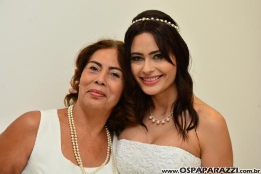 Fernanda Heringer e Junior Ferreti trocam alianças em 30 de dezembro