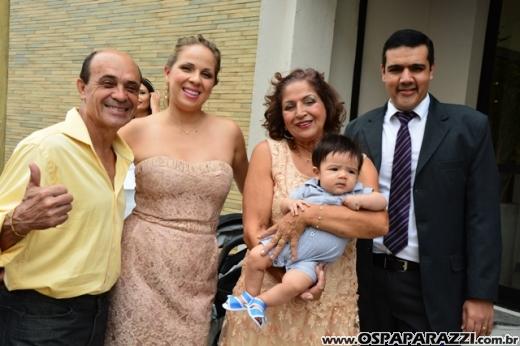 Fernanda Heringer e Junior Ferreti trocam alianças em 30 de dezembro