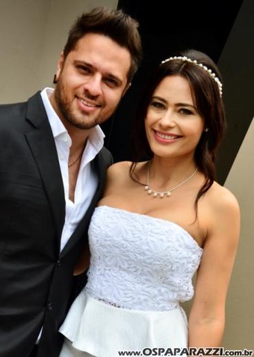 Fernanda Heringer e Junior Ferreti trocam alianças em 30 de dezembro