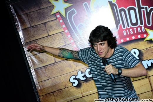 Nany People é a musa do Sdand Up no palco do SantOnofre Boteco Bistrô