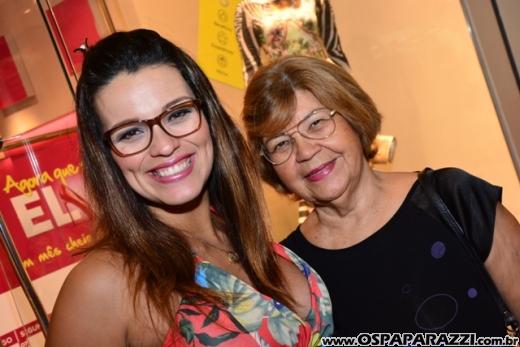 A linda e loira Ana Aragão comemora aniversário em espaço exclusivo muito fashion