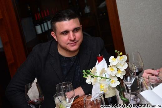 Paulo Camargo capricha na festa de aniversário no Le Palmier Restaurant
