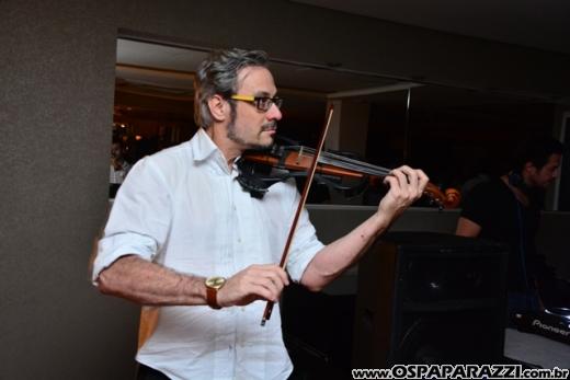 Paulo Camargo capricha na festa de aniversário no Le Palmier Restaurant