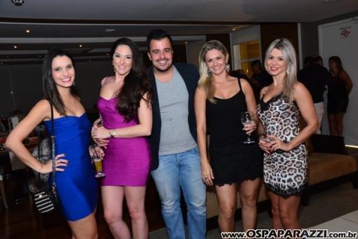 Paulo Camargo capricha na festa de aniversário no Le Palmier Restaurant