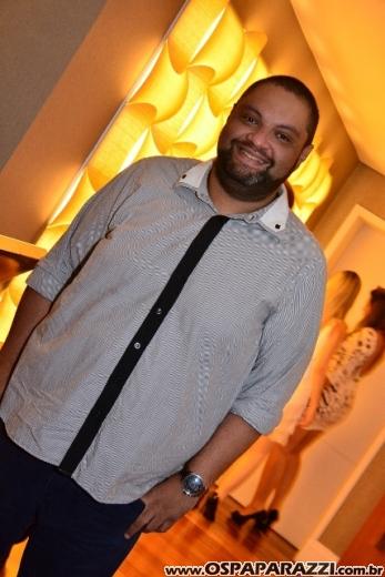 Paulo Camargo capricha na festa de aniversário no Le Palmier Restaurant