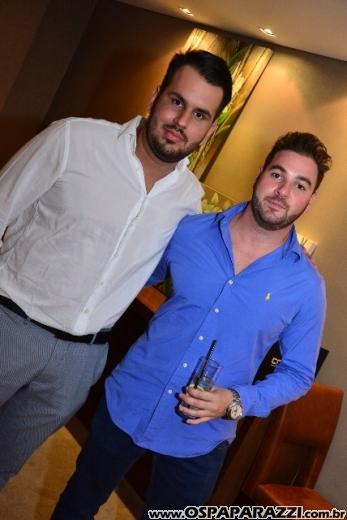 Paulo Camargo capricha na festa de aniversário no Le Palmier Restaurant