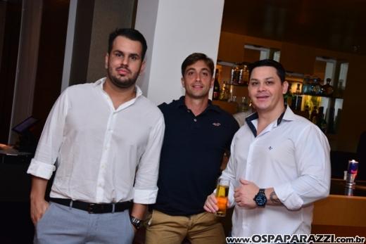 Paulo Camargo capricha na festa de aniversário no Le Palmier Restaurant