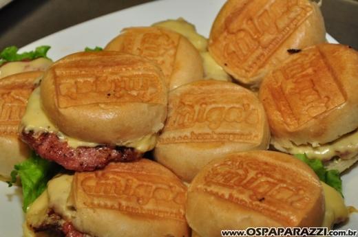 Migas Hamburgueria recebe a imprensa para uma noite de enogastronômia