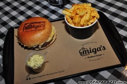 Migas Hamburgueria recebe a imprensa para uma noite de enogastronômia