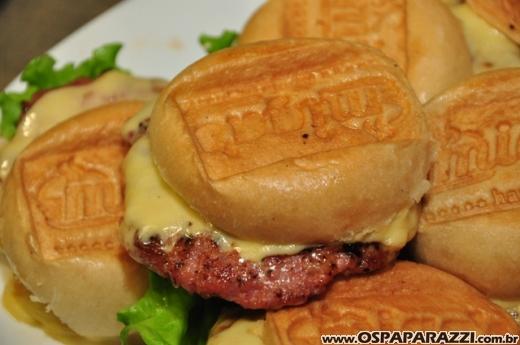 Migas Hamburgueria recebe a imprensa para uma noite de enogastronômia