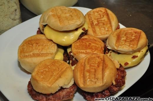 Migas Hamburgueria recebe a imprensa para uma noite de enogastronômia