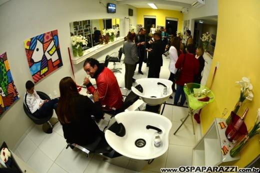 Pierre Carvalho inaugura Mani Capelli Studio de Beleza no Vila Ema