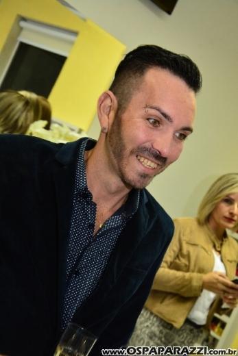 Pierre Carvalho inaugura Mani Capelli Studio de Beleza no Vila Ema