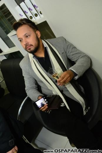 Pierre Carvalho inaugura Mani Capelli Studio de Beleza no Vila Ema