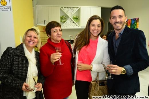 Pierre Carvalho inaugura Mani Capelli Studio de Beleza no Vila Ema