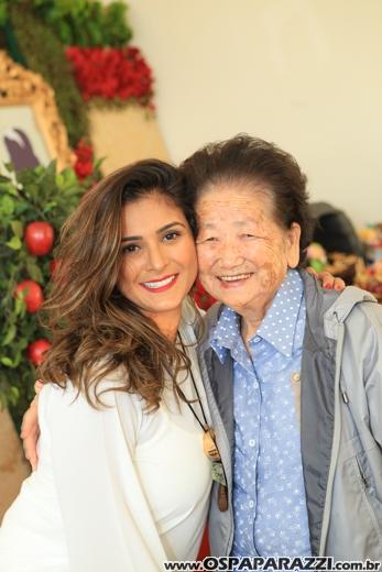 Heleninha Aoki recebe visita da Princesa Branca de Neve nos seus 3 anos