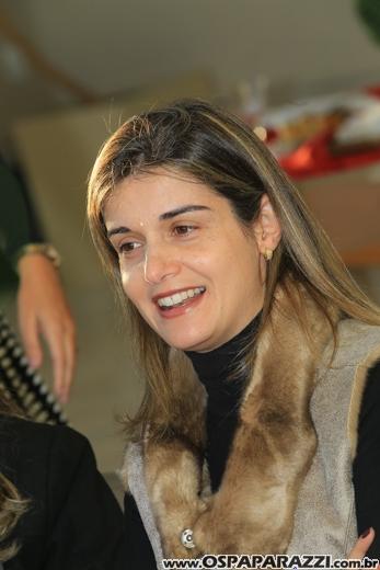 Heleninha Aoki recebe visita da Princesa Branca de Neve nos seus 3 anos