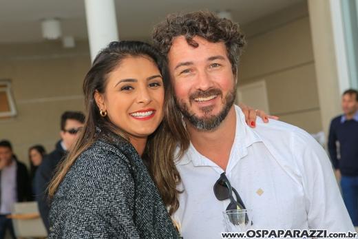 Heleninha Aoki recebe visita da Princesa Branca de Neve nos seus 3 anos