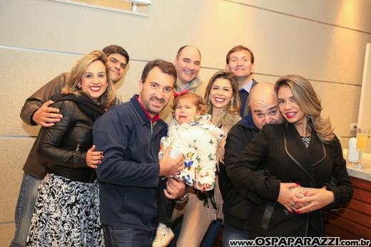 Heleninha Aoki recebe visita da Princesa Branca de Neve nos seus 3 anos